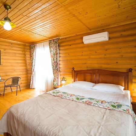 Комплекс Відпочинку Пампушка & Подушка Hotel Burlach'ya Balka ภายนอก รูปภาพ