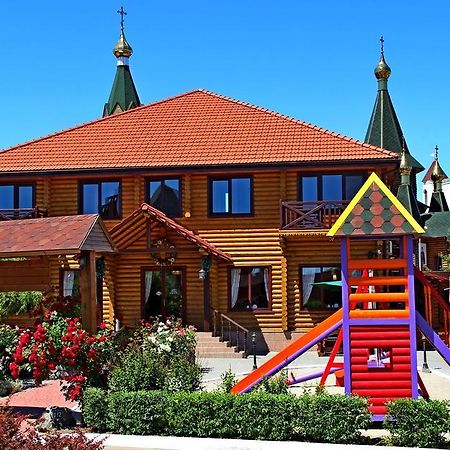 Комплекс Відпочинку Пампушка & Подушка Hotel Burlach'ya Balka ภายนอก รูปภาพ