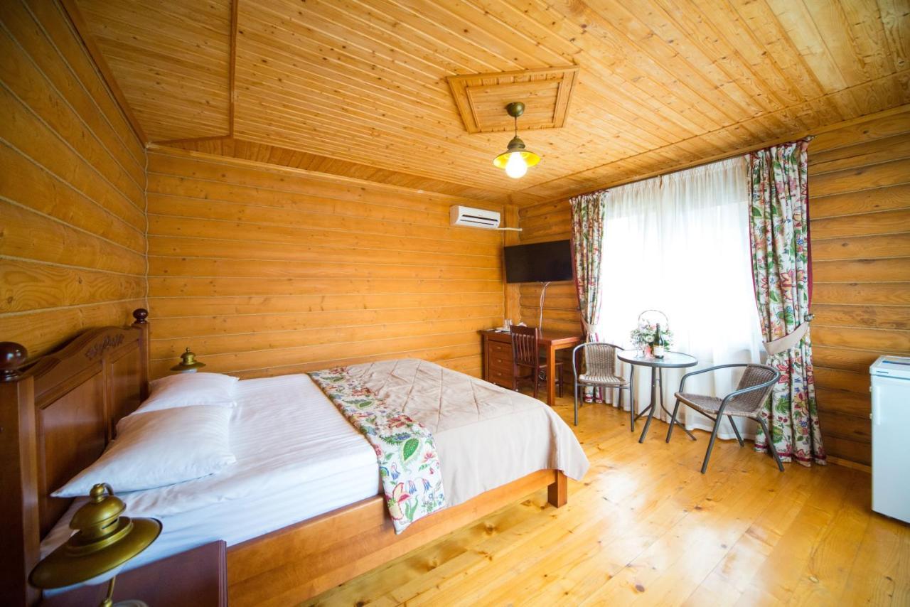 Комплекс Відпочинку Пампушка & Подушка Hotel Burlach'ya Balka ภายนอก รูปภาพ