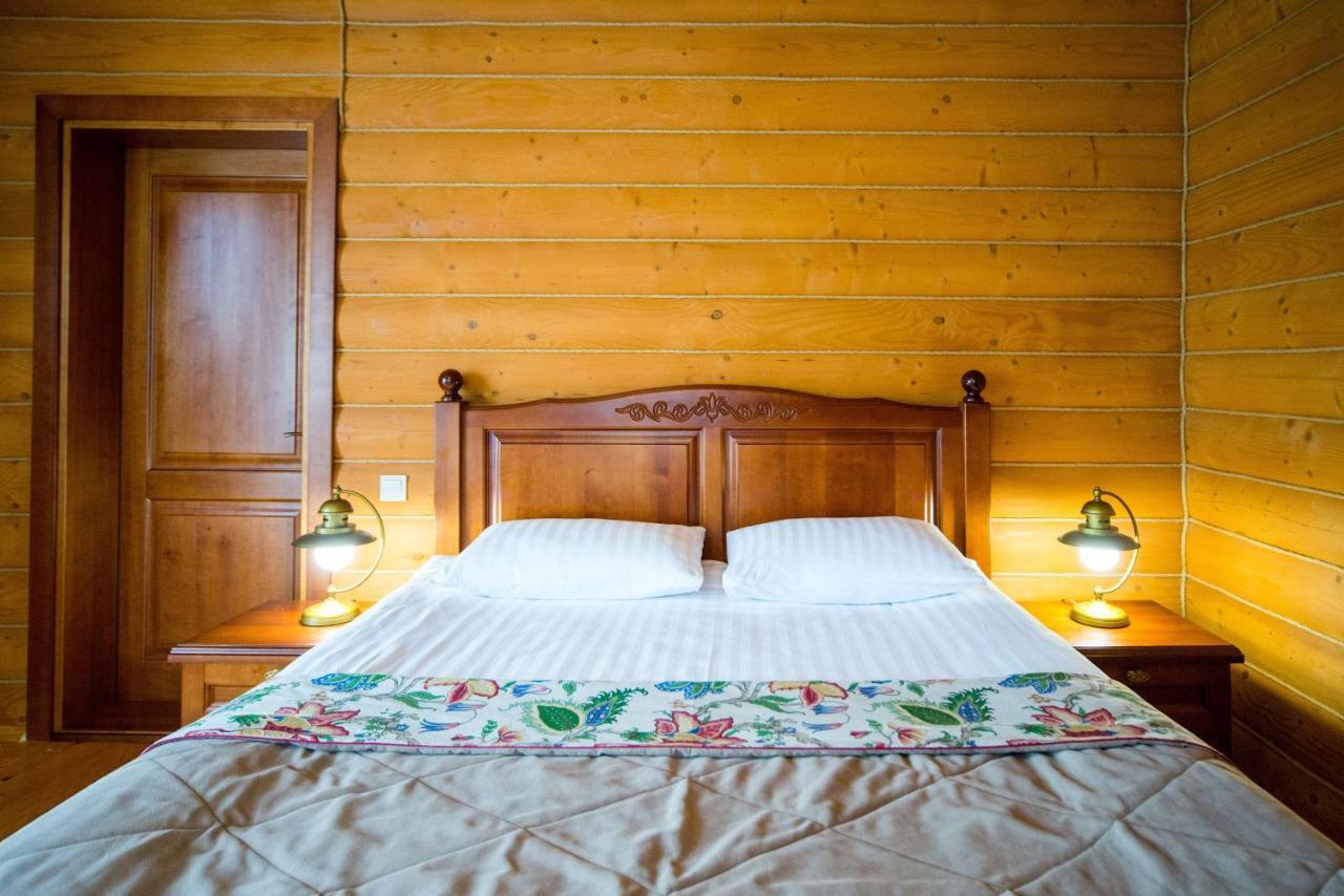Комплекс Відпочинку Пампушка & Подушка Hotel Burlach'ya Balka ภายนอก รูปภาพ