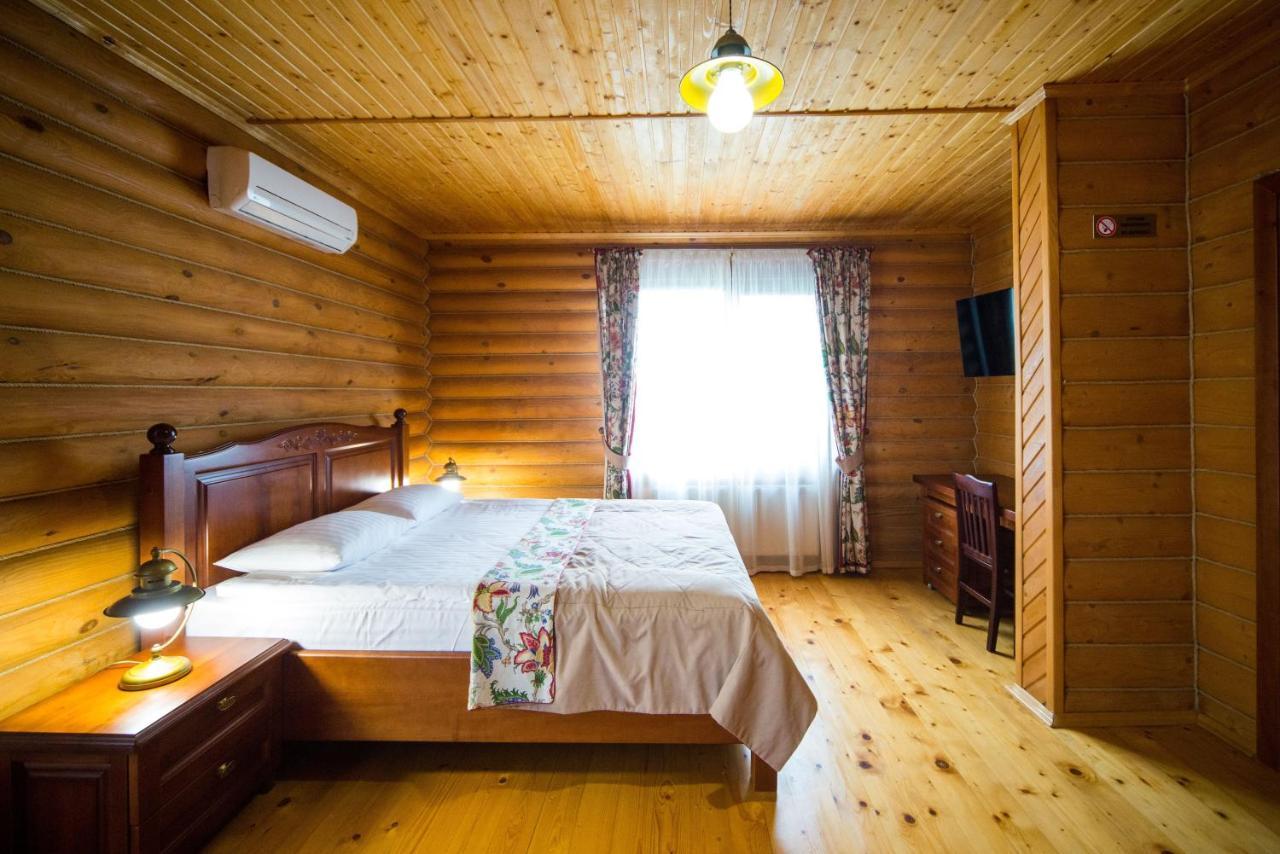 Комплекс Відпочинку Пампушка & Подушка Hotel Burlach'ya Balka ภายนอก รูปภาพ
