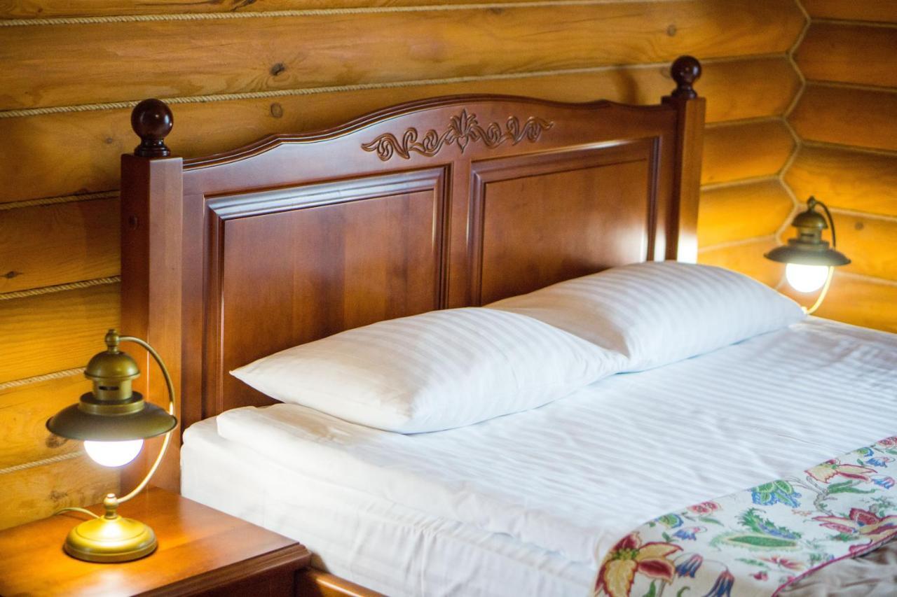 Комплекс Відпочинку Пампушка & Подушка Hotel Burlach'ya Balka ภายนอก รูปภาพ